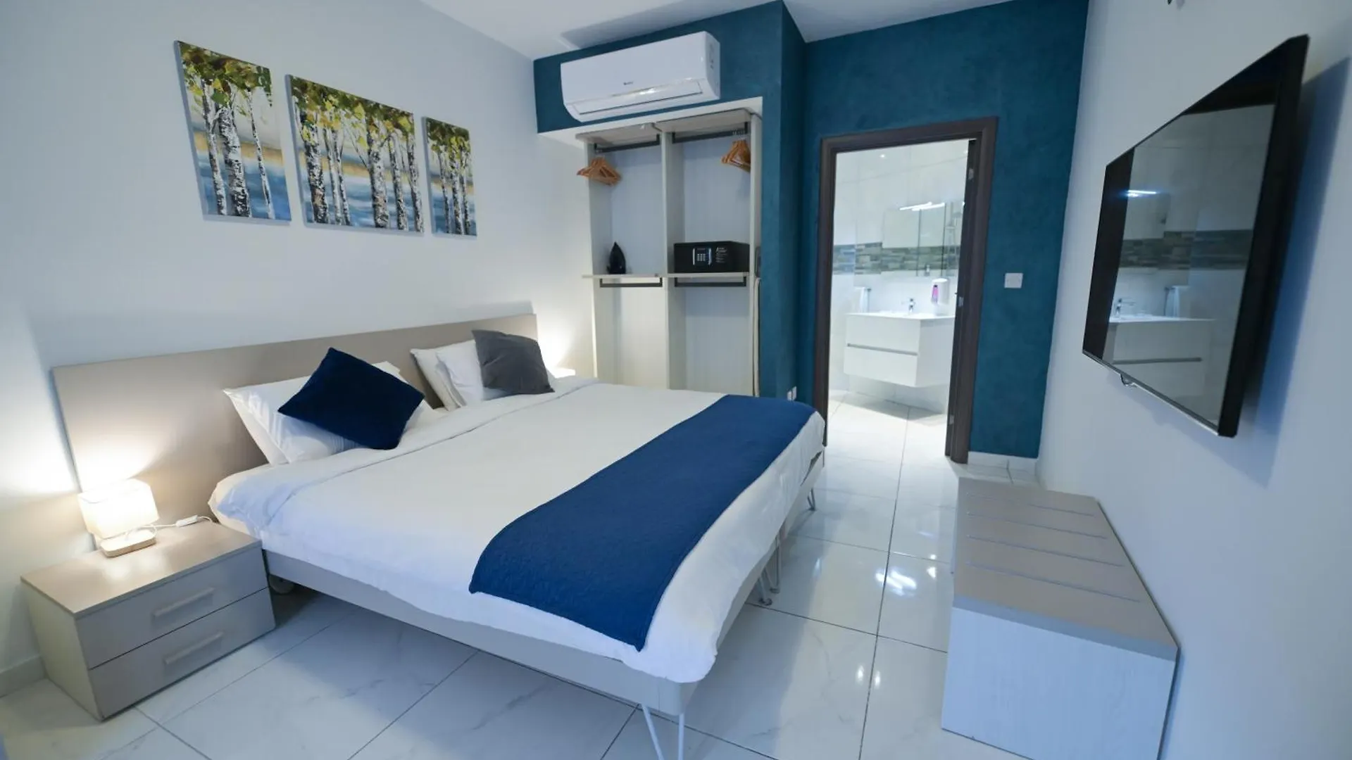 The Exiles Hotel Sliema
